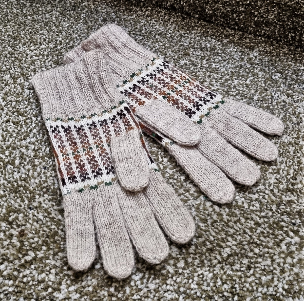 Beige sale wool gloves