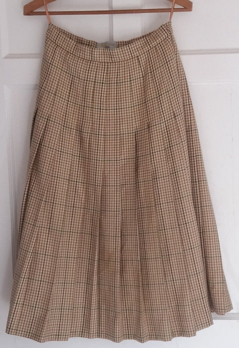 Vintage Aquascutum pleated check wool skirt