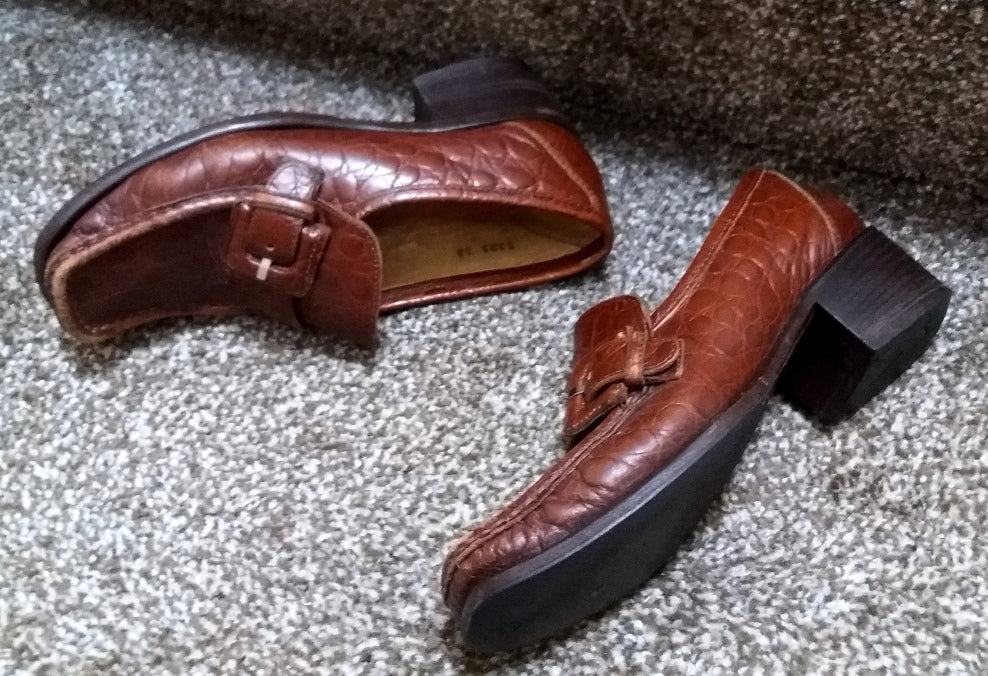 Patrick Cox Wannabe brown alligator leather loafers – The Frockery