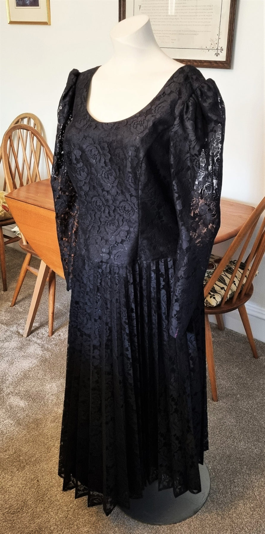 80s Richards vintage black lace occasion dress – The Frockery