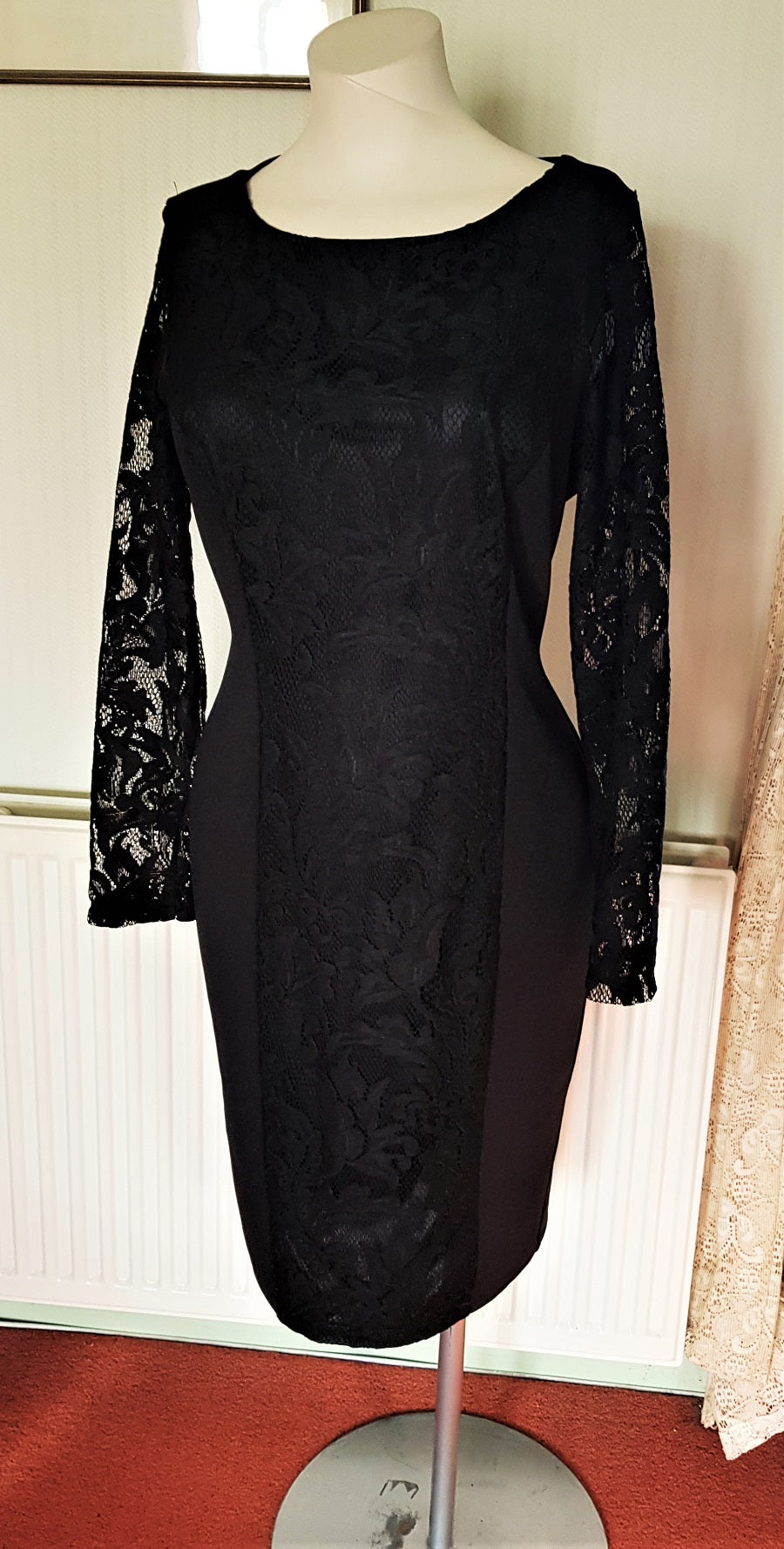 Black lace panel dress hotsell