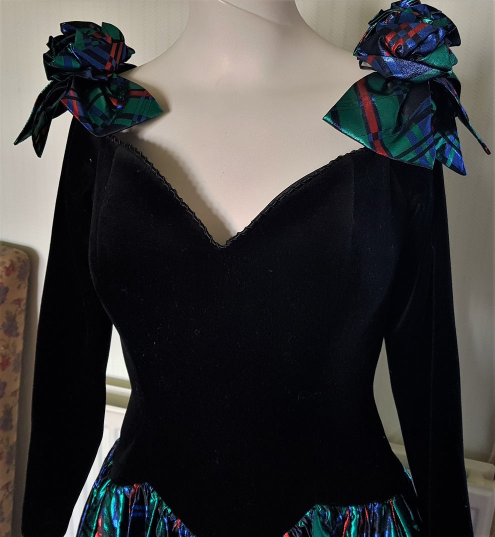 80s John Charles black velvet and metallic party prom dress – The Frockery