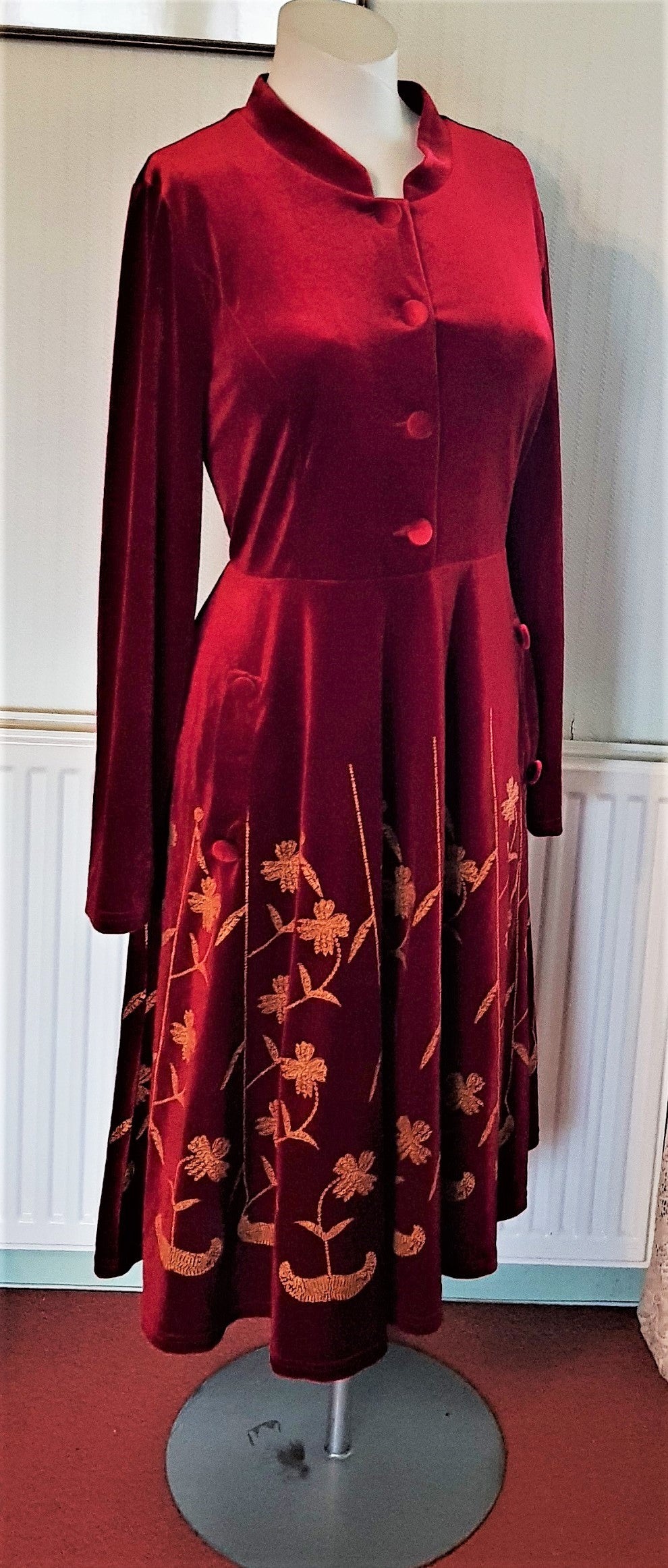 red and gold velvet dress Saks Fifth Avenue 1975 Geometric Print Red Cotton Velvet Dress –  Featherstone Vintage main image 1