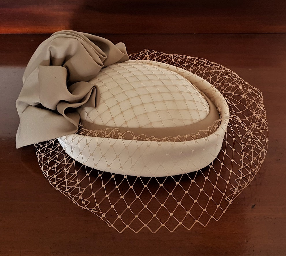 Vintage 1950s mocha pillbox hat with veil Vintage 1950s 1960s Pillbox Hat With Veil Novelty Pineapple  main image 2