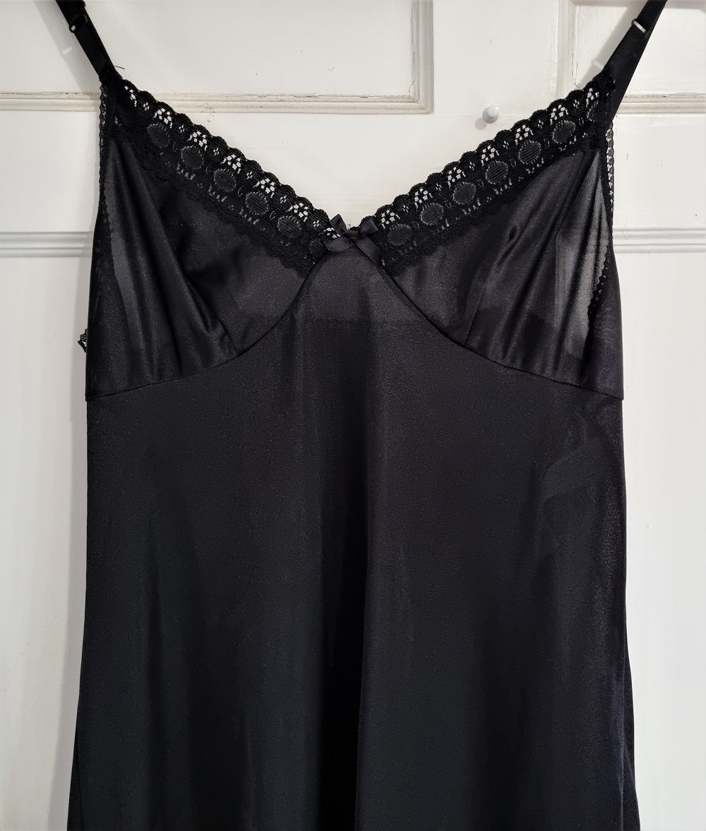 Black cling resist nylon full slip – The Frockery