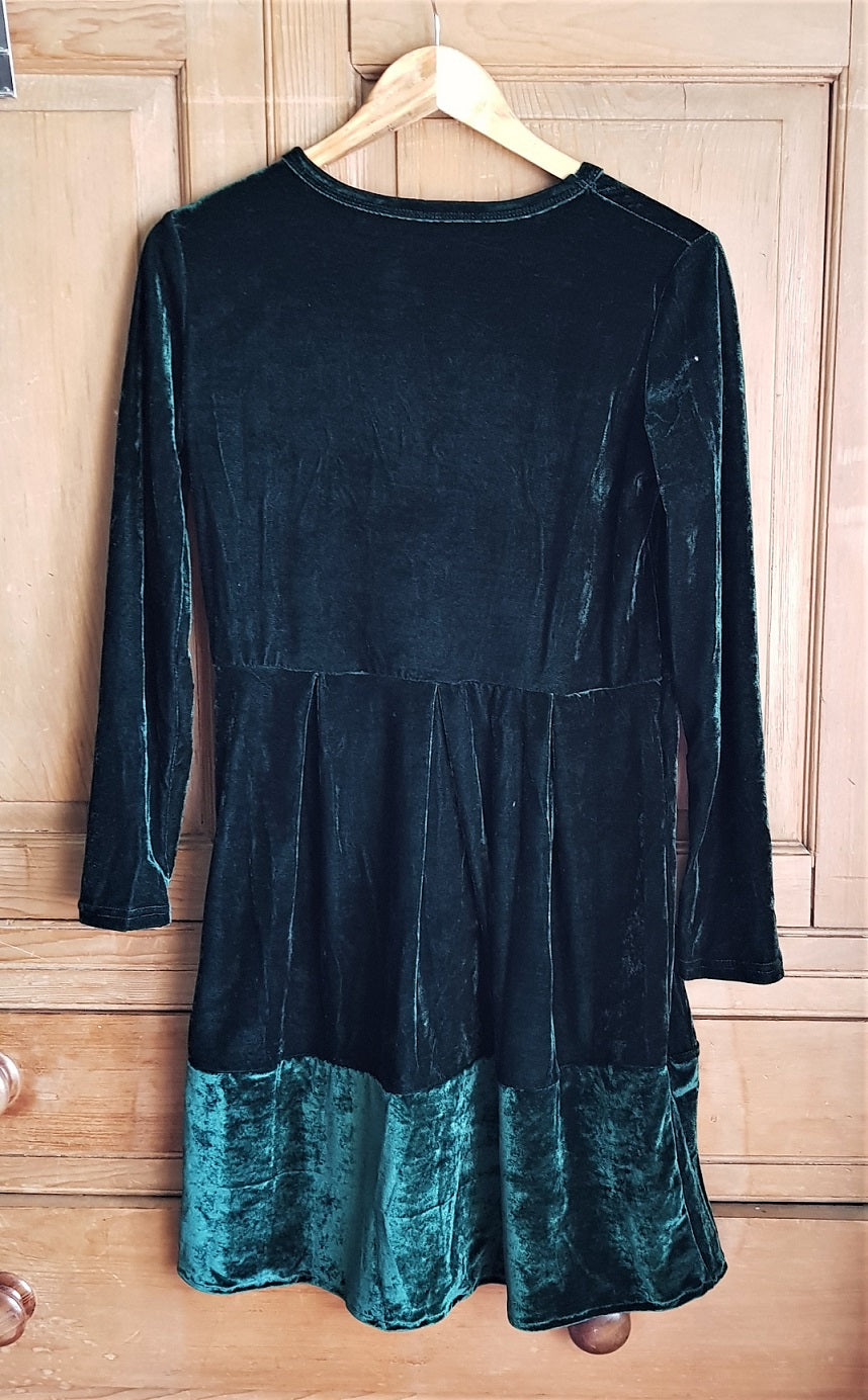 Boho green stretch velvet dress The Frockery Boho green stretch velvet dress The Frockery