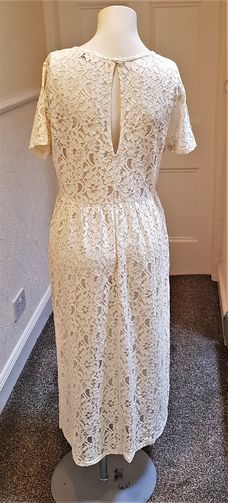 Classic cream lace dress – The Frockery