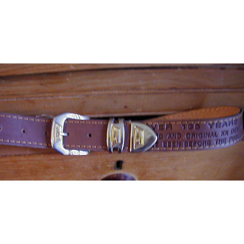 SOLD: Levi's 501 leather metallic belt