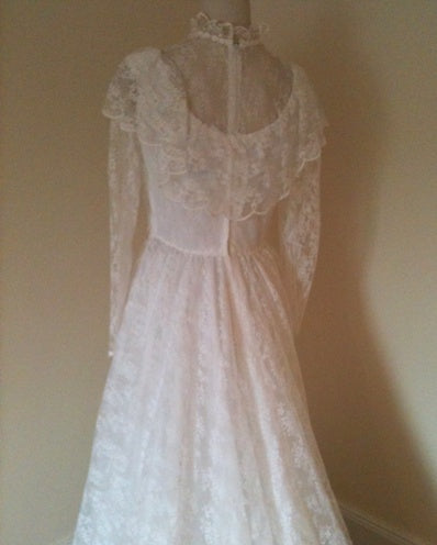 SOLD: Vintage 70s Pronuptia lace wedding dress - Main Image