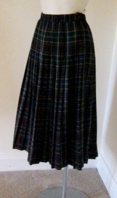 Viyella green tartan plaid skirt - Main Image