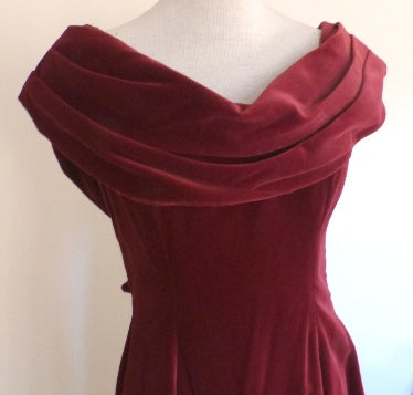 Vintage Monsoon berry red velvet cocktail dress with back bow – The Frockery