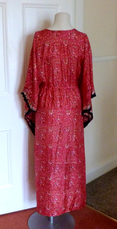 Red silk batwing lounge robe – The Frockery