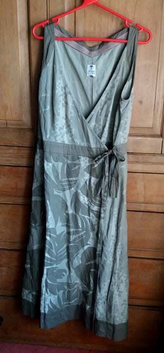 Fat Face khaki olive green leaf print wrap dress – The Frockery